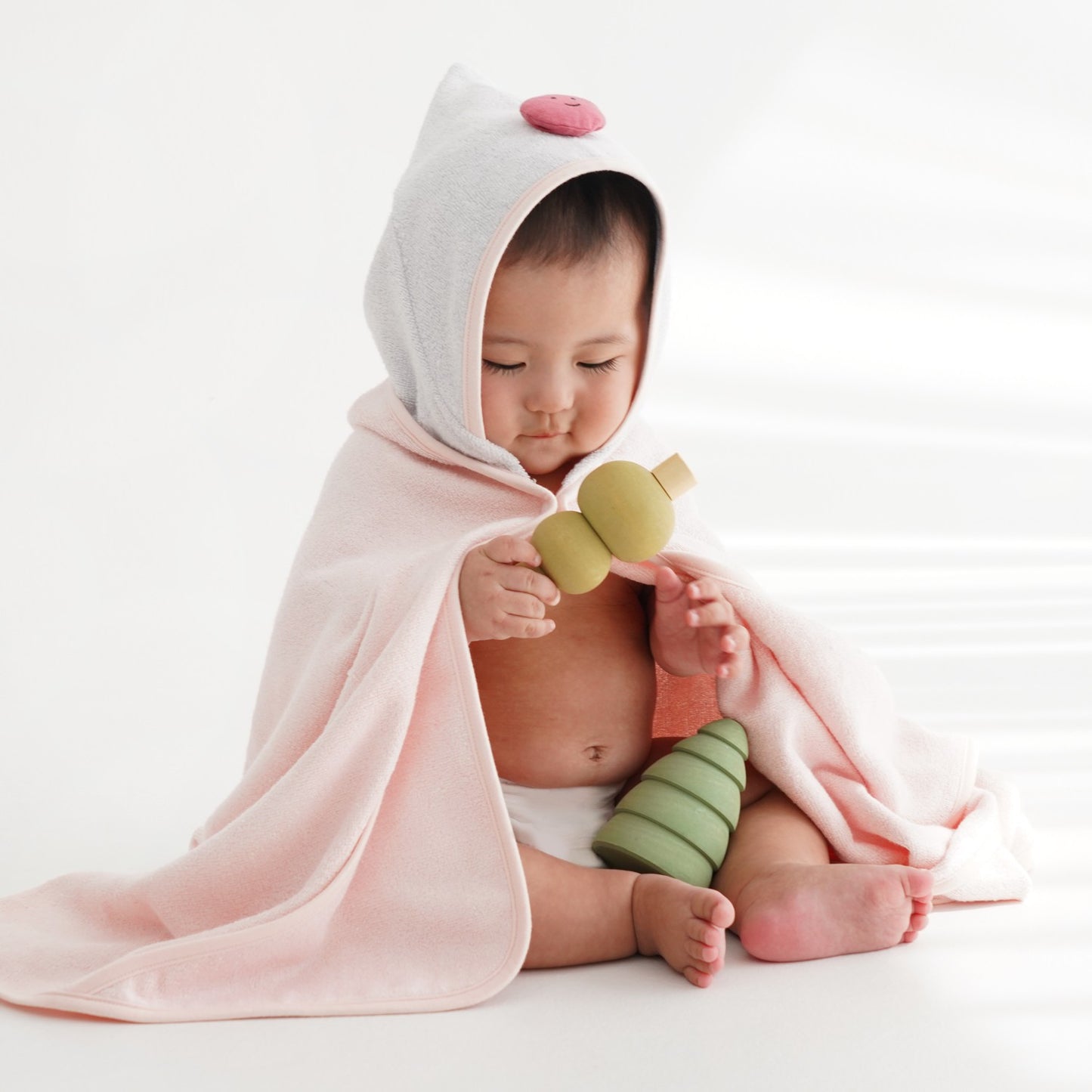 BambooBebe Village Pocket Hooded Bath Towel