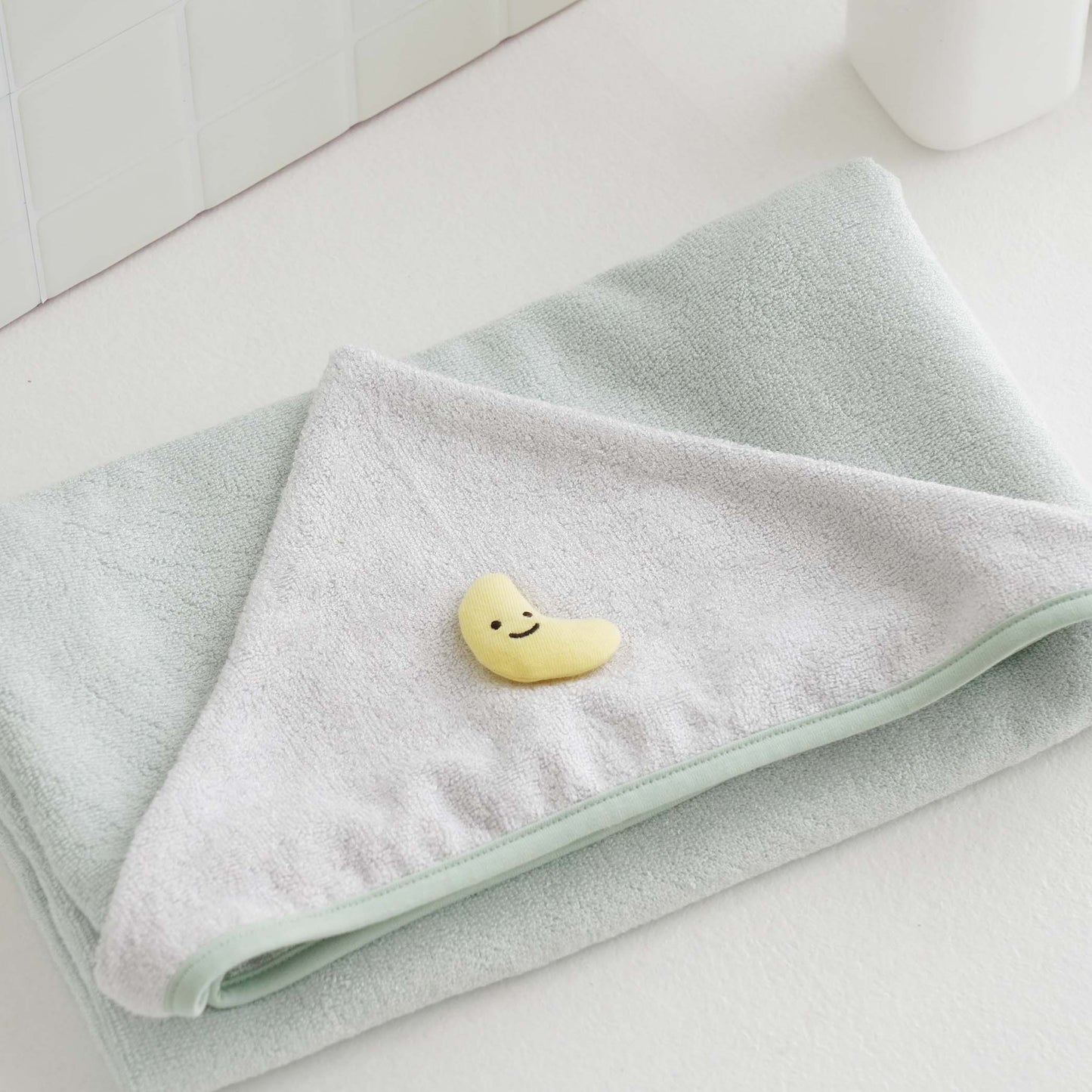 BambooBebe Village Pocket Hooded Bath Towel